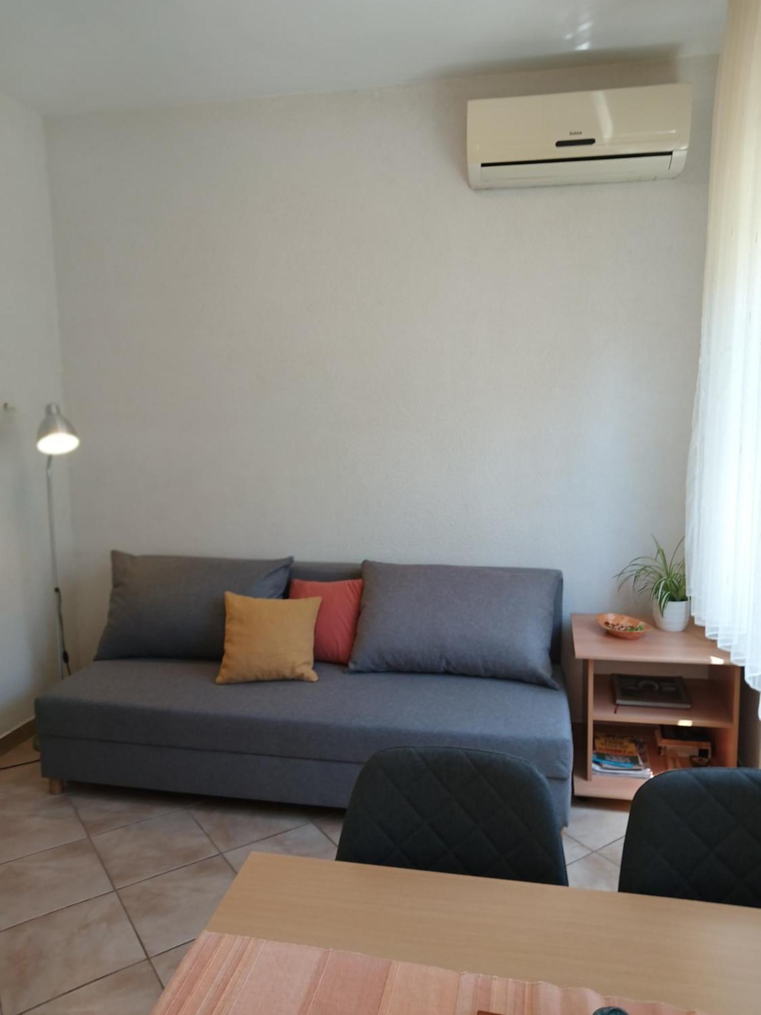 Apartments Jadranka Ivana Pula Exterior photo