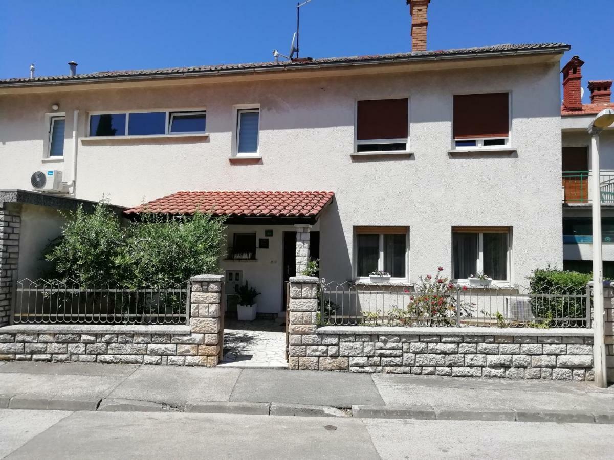 Apartments Jadranka Ivana Pula Exterior photo