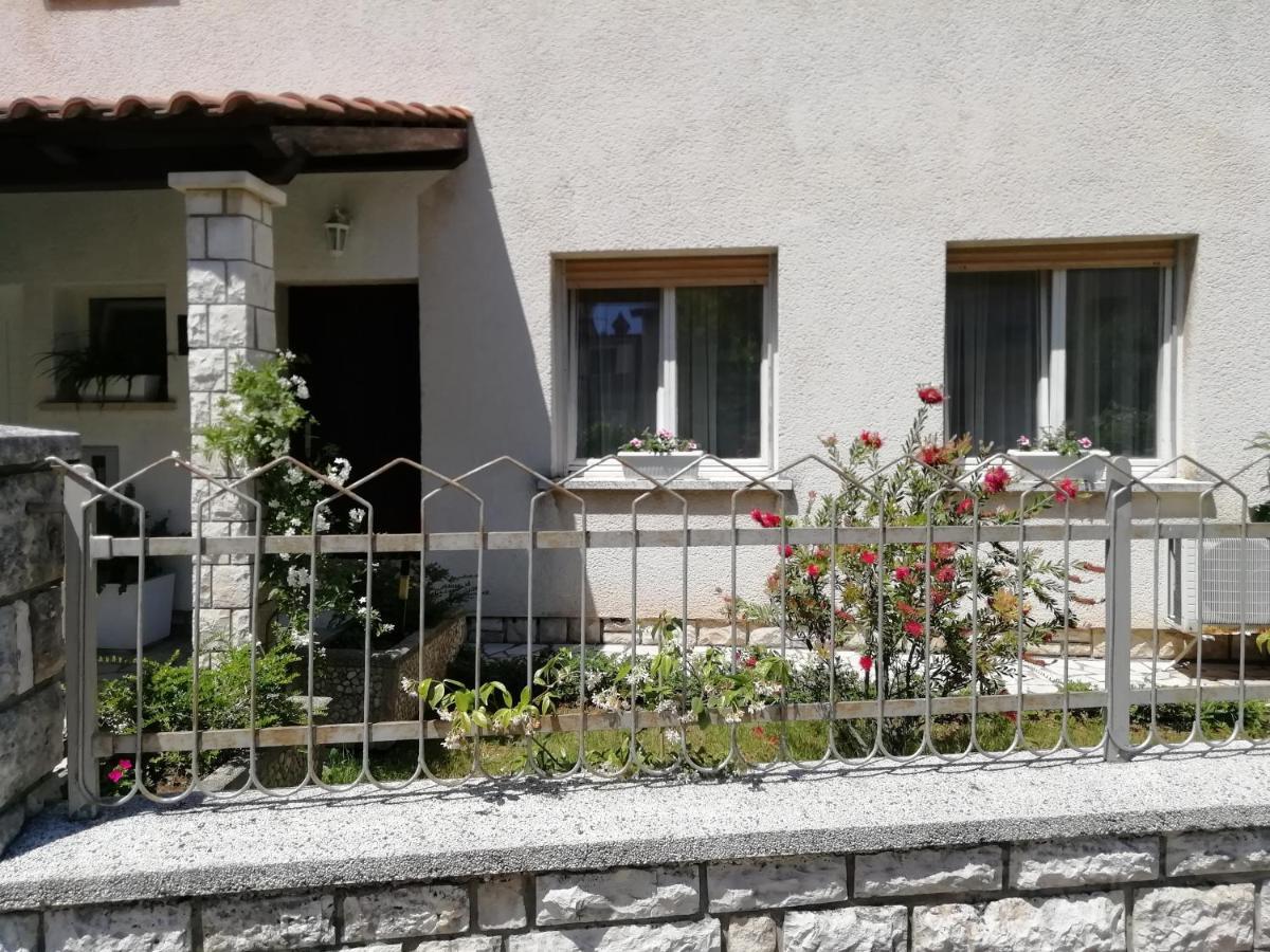 Apartments Jadranka Ivana Pula Exterior photo