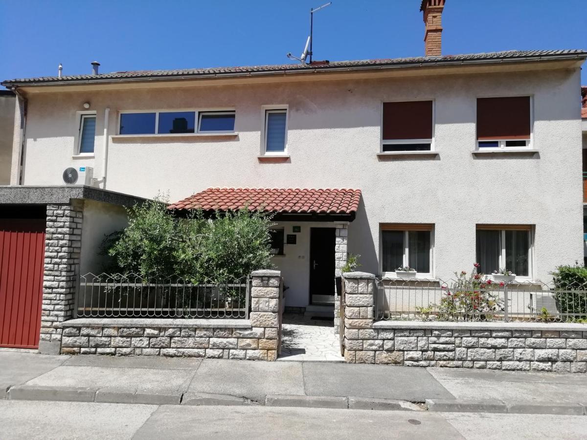Apartments Jadranka Ivana Pula Exterior photo