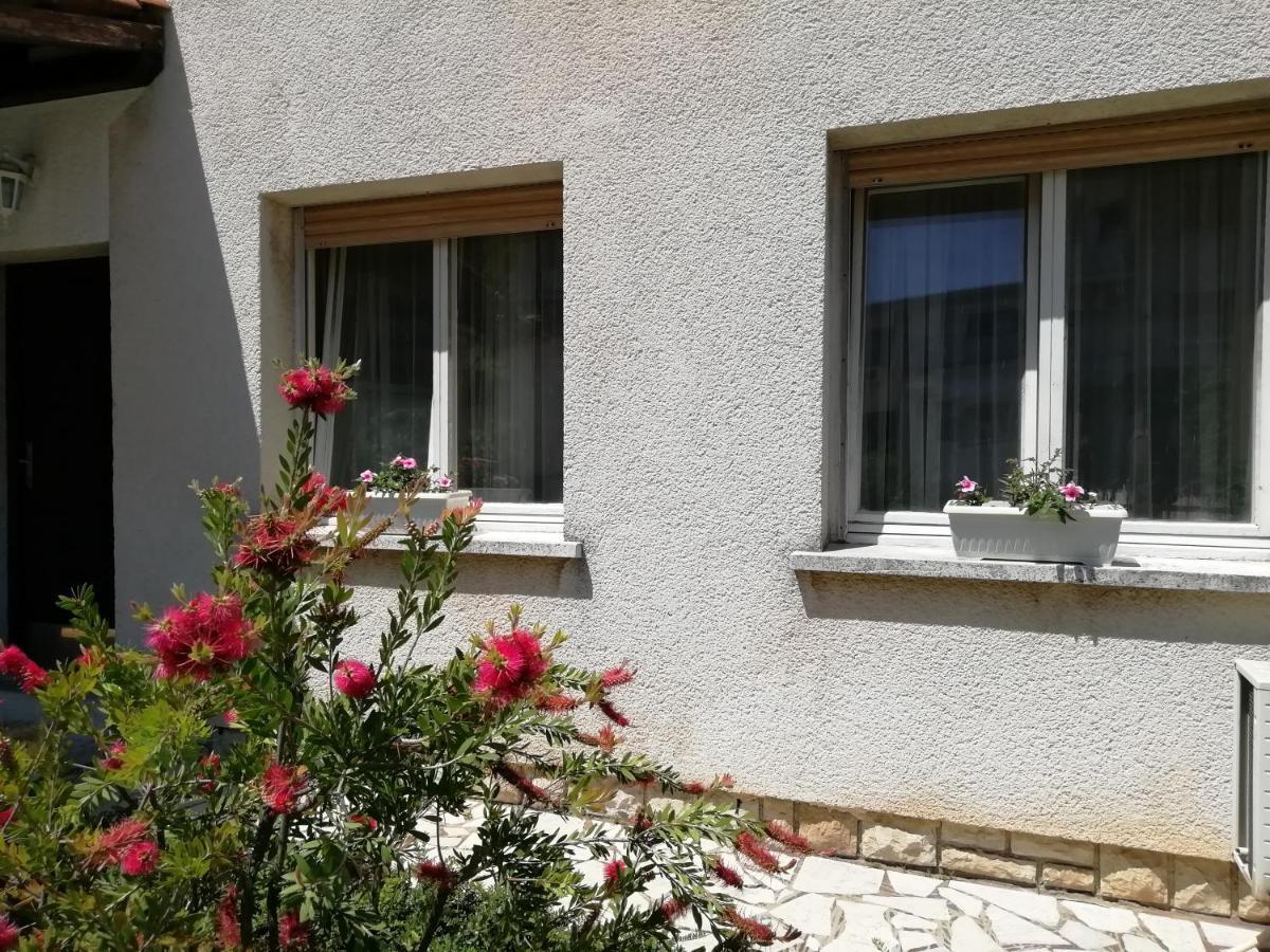 Apartments Jadranka Ivana Pula Exterior photo